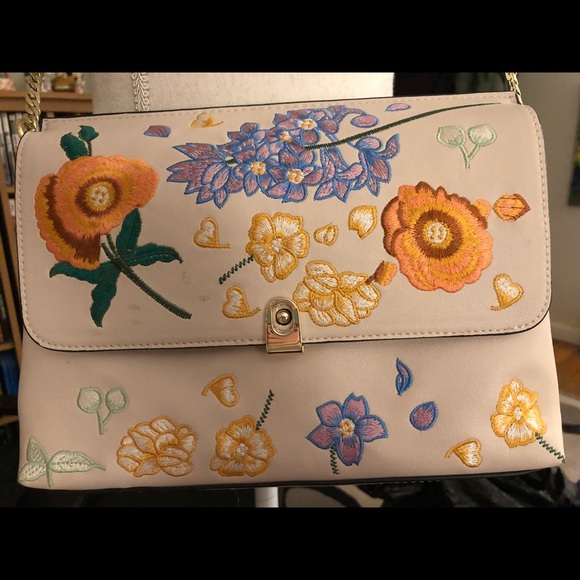 Embroidered bag - Picture 2 of 7